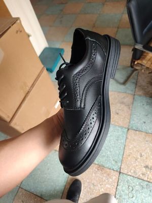 comprar Sapatos de segurança confortáveis ​​de couro de vaca sapatos de segurança de aço toe para homens sapatos de segurança kevlar sapatos de trabalho sola de borracha sapatos de trabalho online manufacture